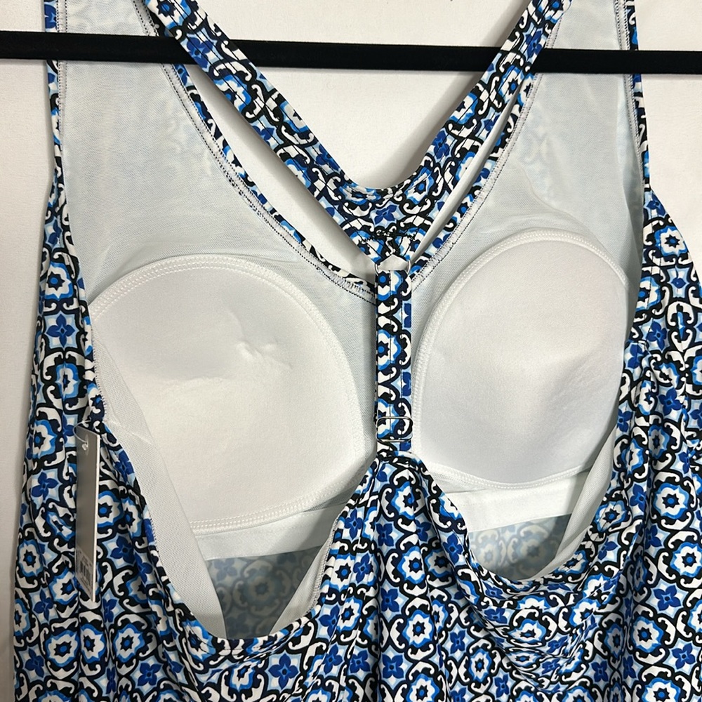 NWT Adjustable Racerback Swim Top - Picture 4 of 5